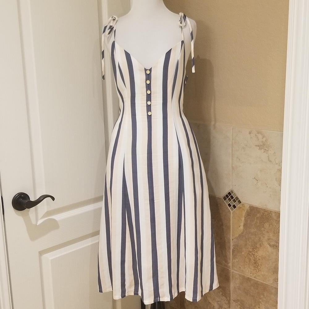 EUC Striped hallelu Boutique Dress